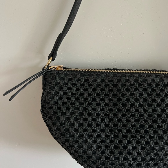 NWT Universal Thread Straw Half Moon Shoulder Bag Black Woven Target - Picture 6 of 7